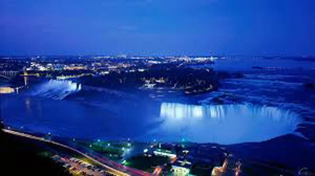 Clifton Hill Luxury Condo 4B Niagara Falls Appartamento