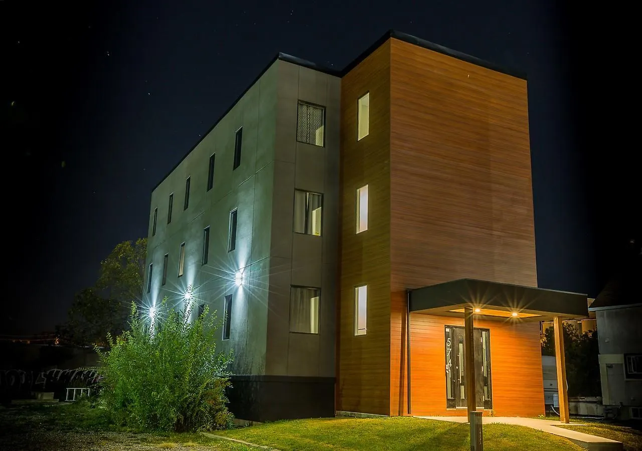 Clifton Hill Luxury Condo 4B Niagara Falls
